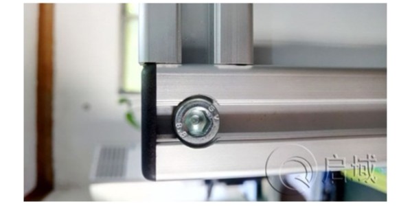 工業(yè)鋁型材用內(nèi)六角螺栓有哪幾種用法？